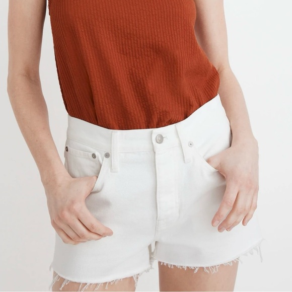 NWT Madewell Mid-Rise Relaxed Denim Shorts In Color “Tile White” SIZE 31 - Picture 1 of 11